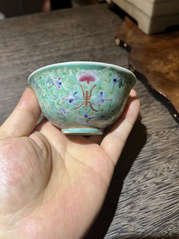 古玩陶瓷【北洋政府國務總理】民國.松石綠粉彩花卉紋茶碗(底款:伯棠自置)拍賣,當前價格9999元