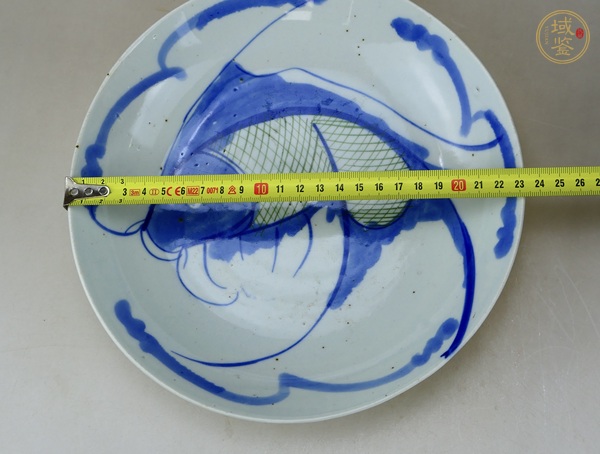 古玩陶瓷釉下彩魚盤真品鑒賞圖