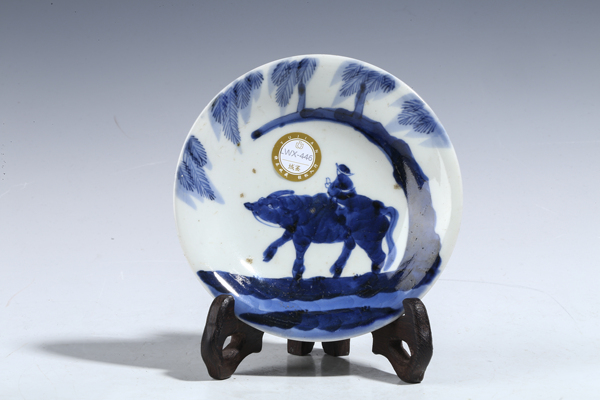 古玩嚴(yán)選清道光·青花牧牛圖小盤拍賣，當(dāng)前價(jià)格1940元