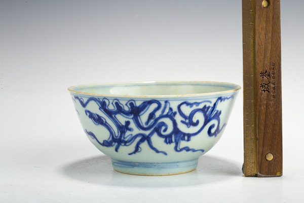 古玩陶瓷清雍正·青花夔龍紋碗拍賣(mài)，當(dāng)前價(jià)格376元