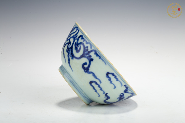 古玩陶瓷清雍正·青花夔龍紋碗真品鑒賞圖