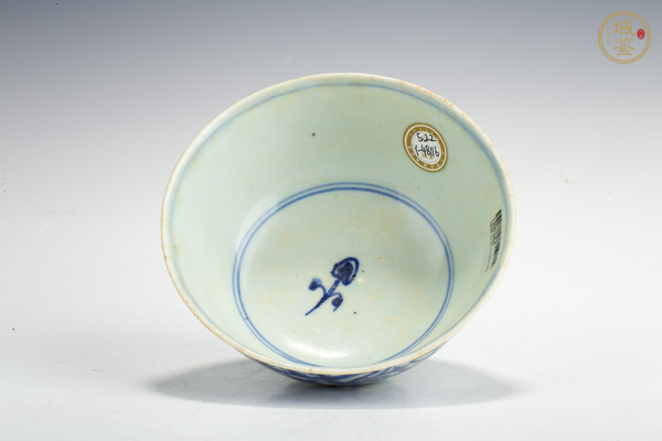 古玩陶瓷清雍正·青花夔龍紋碗真品鑒賞圖