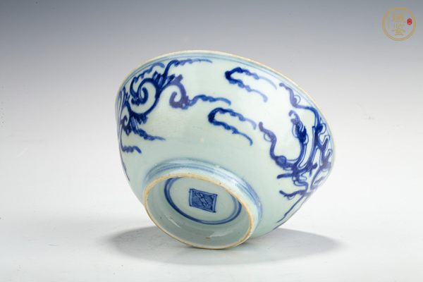 古玩陶瓷清雍正·青花夔龍紋碗真品鑒賞圖