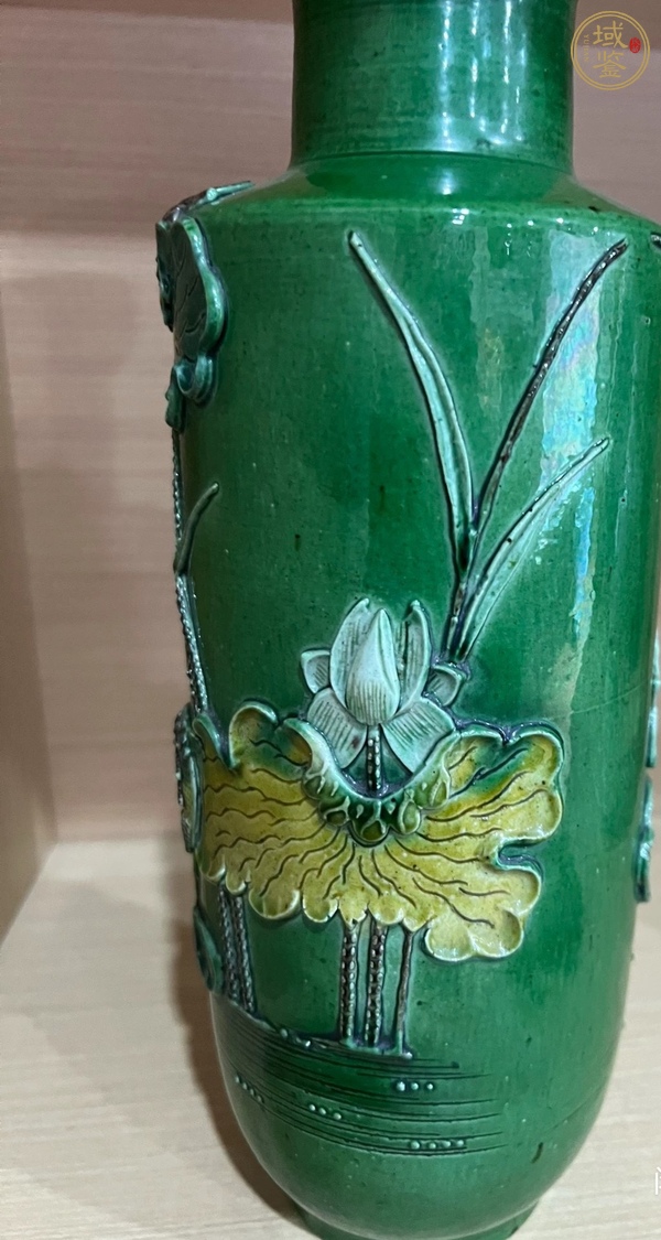 古玩陶瓷民國素三彩雕瓷棒槌瓶真品鑒賞圖