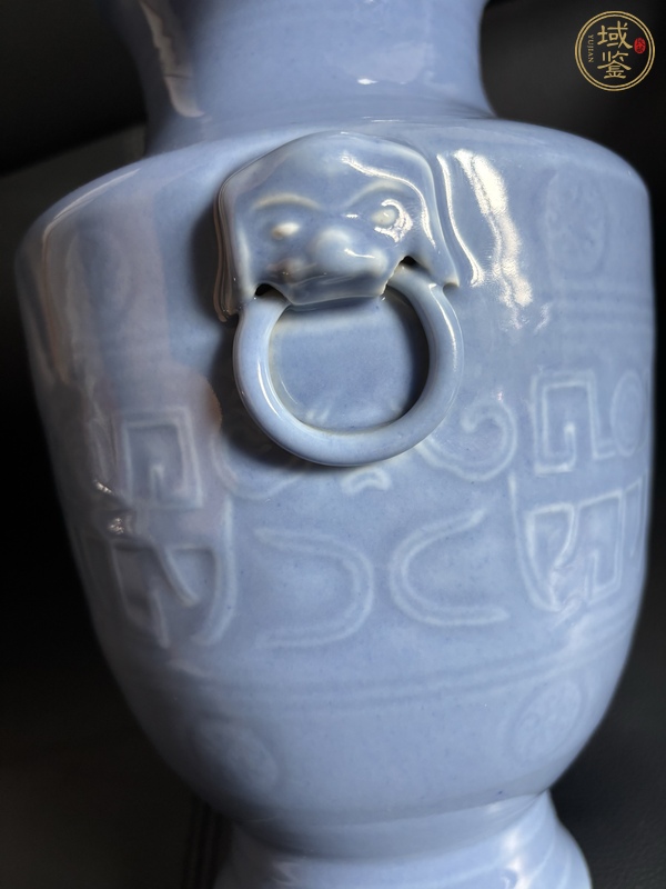 古玩陶瓷天青釉模印花卉雙耳尊真品鑒賞圖