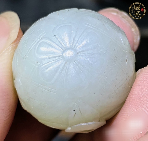 古玩玉器和田玉雕“花卉紋珠”真品鑒賞圖