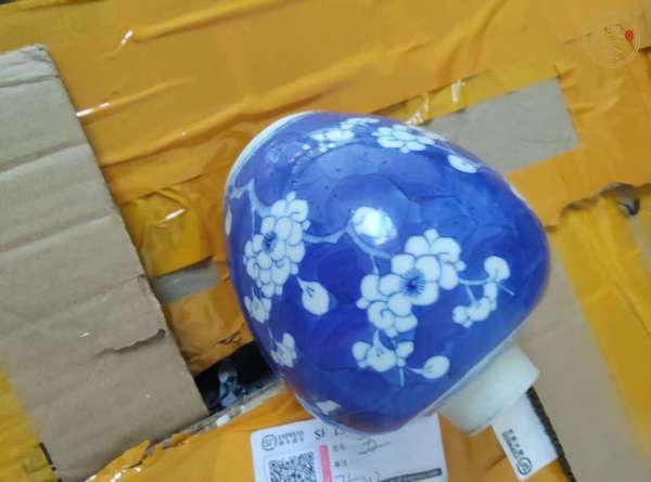 古玩陶瓷青花留白冰梅紋罐真品鑒賞圖