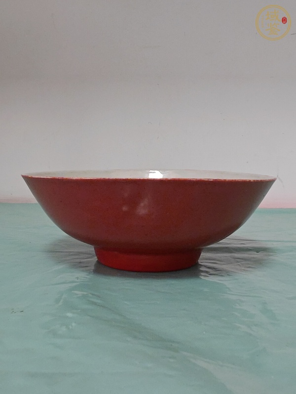 古玩珊瑚紅釉碗真品鑒賞圖