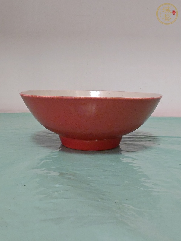 古玩珊瑚紅釉碗真品鑒賞圖