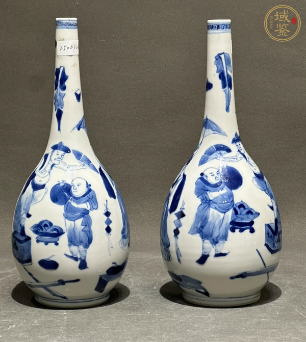古玩陶瓷青花人物故事膽瓶一對真品鑒賞圖