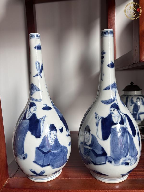 古玩陶瓷青花人物故事膽瓶一對真品鑒賞圖