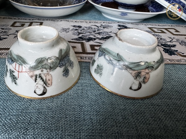 古玩陶瓷油粉彩人物紋茶碗真品鑒賞圖