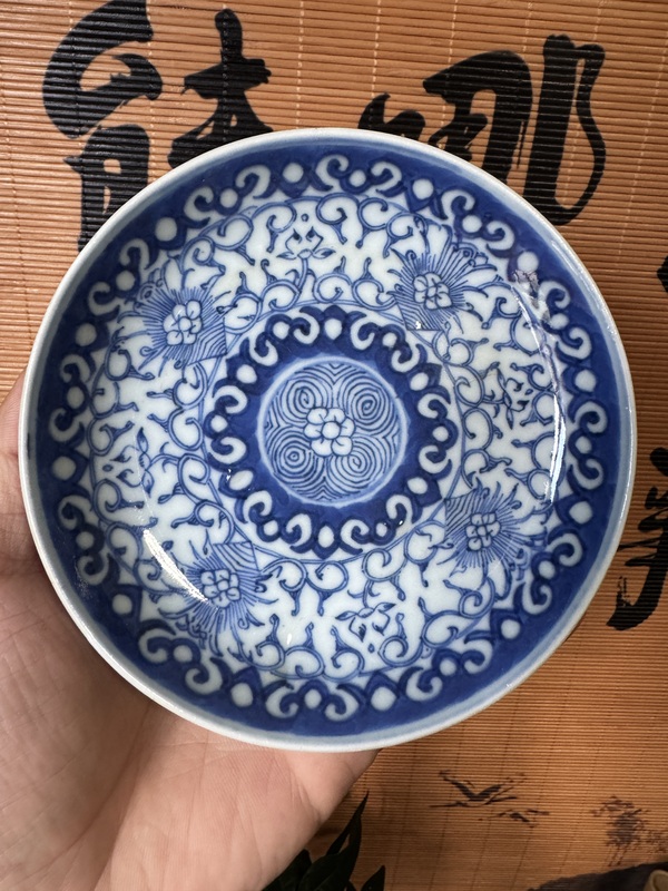 古玩陶瓷青花淡描花卉紋盤(pán)拍賣，當(dāng)前價(jià)格799元