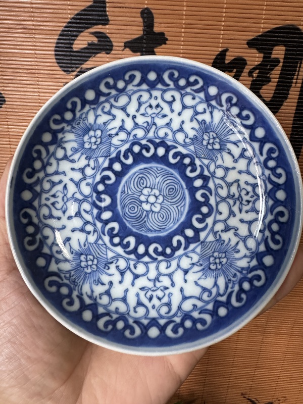 古玩陶瓷青花淡描花卉紋盤(pán)拍賣，當(dāng)前價(jià)格799元