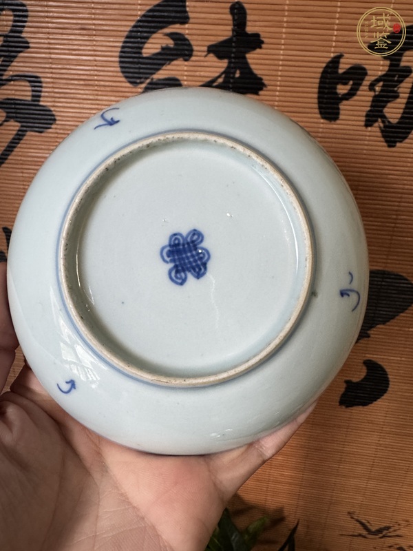 古玩陶瓷青花淡描花卉紋盤真品鑒賞圖