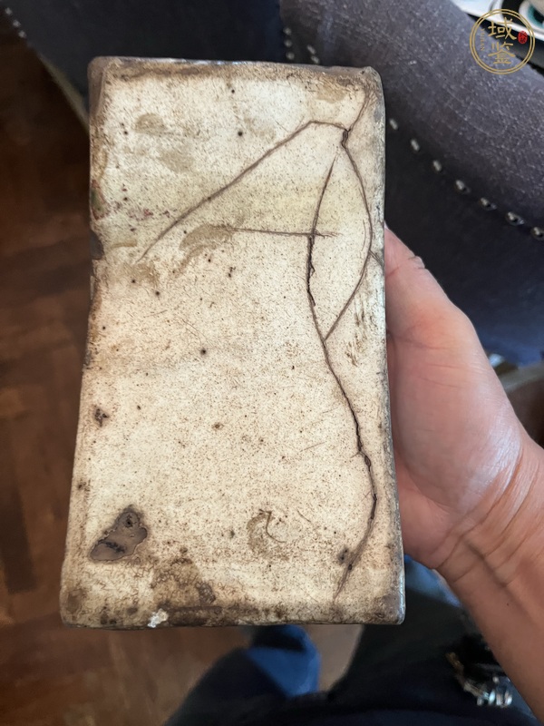 古玩陶瓷白釉印花枕真品鑒賞圖