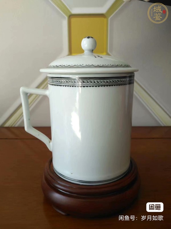 古玩陶瓷雪景圖執(zhí)杯真品鑒賞圖