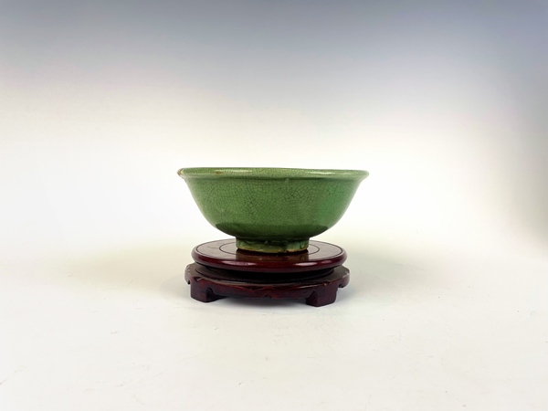古玩陶瓷明晚期·綠哥釉大碗拍賣，當前價格1128元