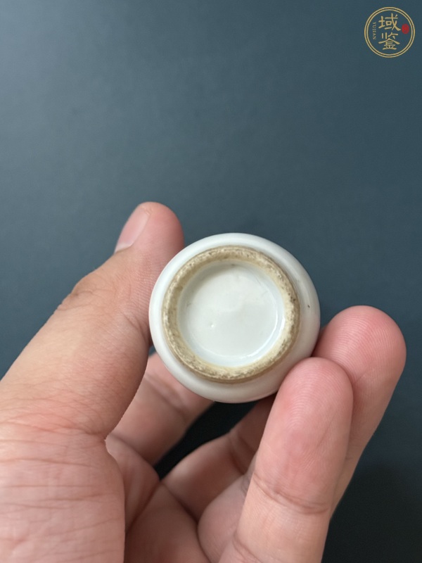 古玩陶瓷鼻煙壺真品鑒賞圖