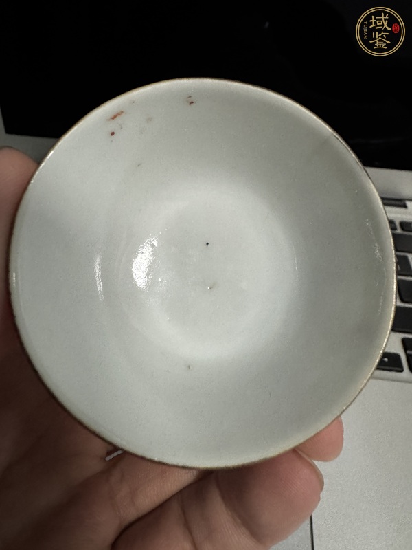 古玩陶瓷礬紅花鳥紋茶碗真品鑒賞圖