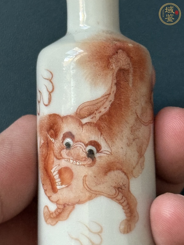 古玩陶瓷鼻煙壺真品鑒賞圖