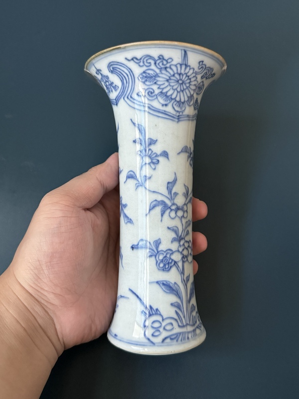 古玩轉(zhuǎn)賣清·康熙線描青花束腰花觚拍賣，當(dāng)前價(jià)格0元
