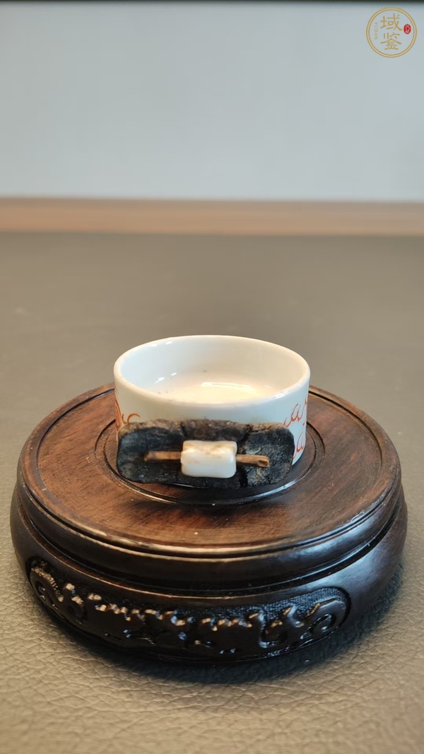 古玩陶瓷民國礬紅龍紋繡眼鳥食杯真品鑒賞圖
