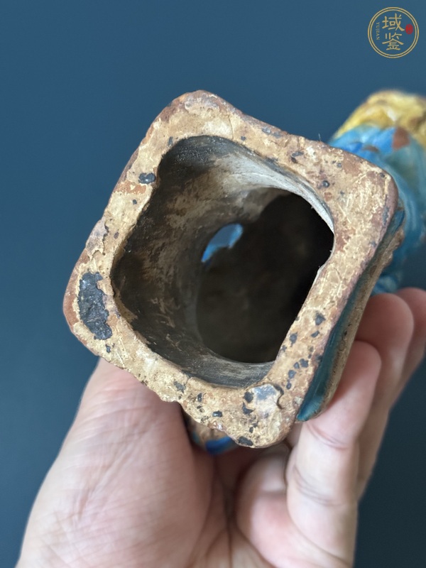 古玩陶瓷獅子燈臺真品鑒賞圖