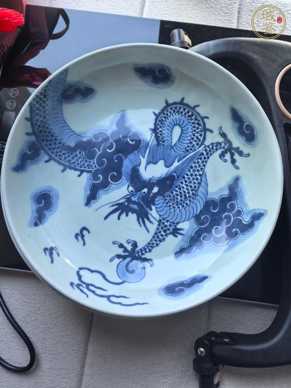 古玩過墻龍紋青花盤真品鑒賞圖