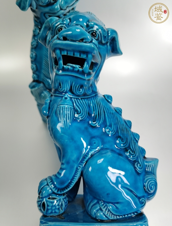 古玩陶瓷孔雀藍釉獅子擺件真品鑒賞圖