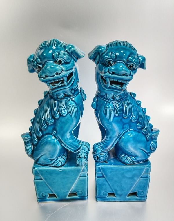 古玩轉(zhuǎn)賣孔雀藍(lán)釉獅子擺件拍賣，當(dāng)前價(jià)格0元