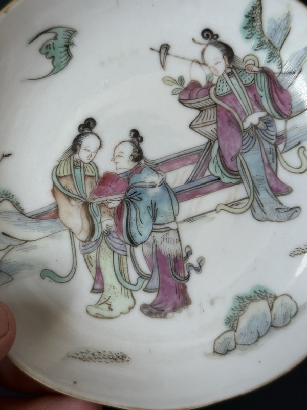 古玩陶瓷清·同治細(xì)路粉彩人物盤拍賣，當(dāng)前價格990元
