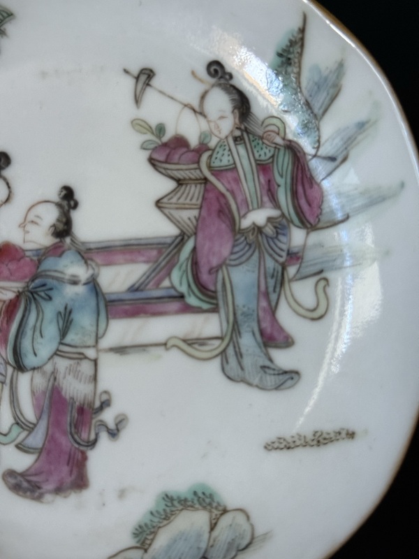 古玩陶瓷清·同治細(xì)路粉彩人物盤拍賣，當(dāng)前價格990元