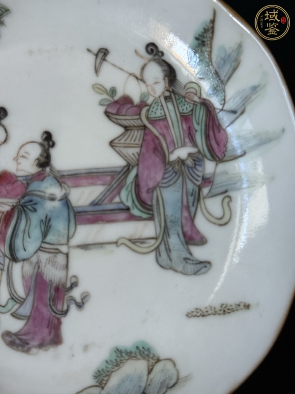 古玩陶瓷人物紋粉彩盤真品鑒賞圖