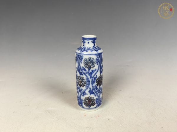 古玩陶瓷清中晚青花釉里紅纏枝蓮紋鼻煙壺真品鑒賞圖