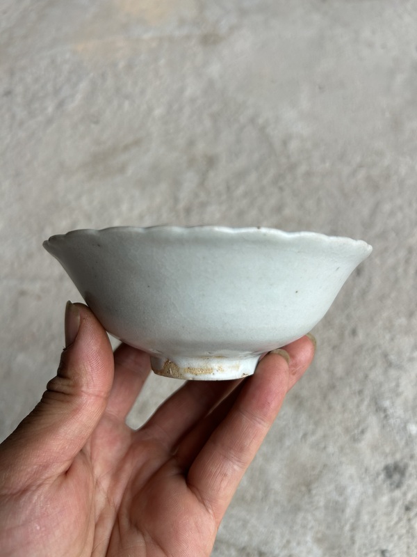 古玩陶瓷樞府卵白釉花口碗拍賣，當前價格255元