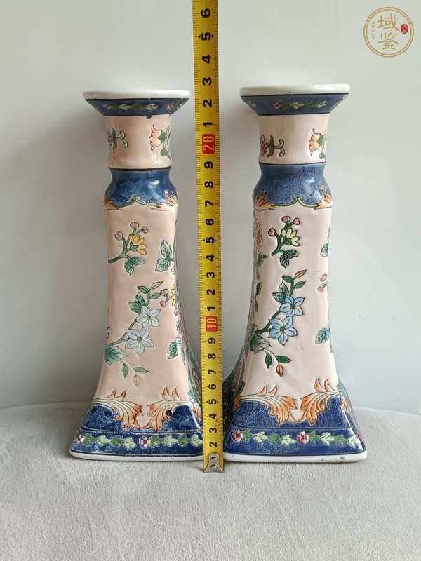 古玩陶瓷彩繪花卉紋燭臺真品鑒賞圖