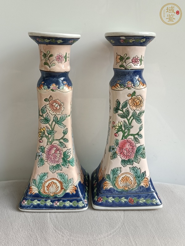 古玩彩繪花卉紋燭臺(tái)真品鑒賞圖