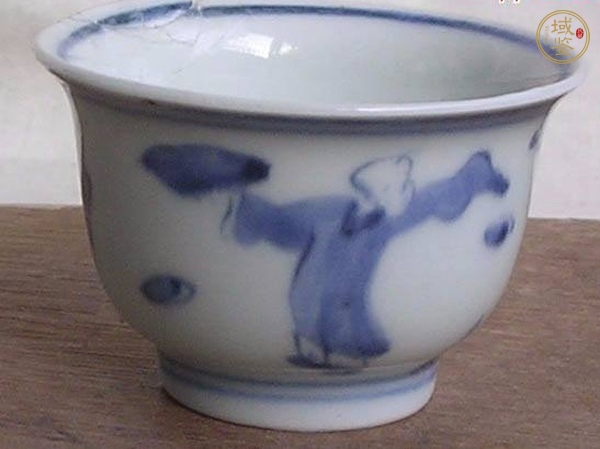 古玩陶瓷清代青花人物杯真品鑒賞圖