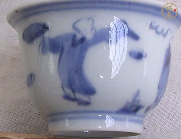 古玩陶瓷清代青花人物杯真品鑒賞圖