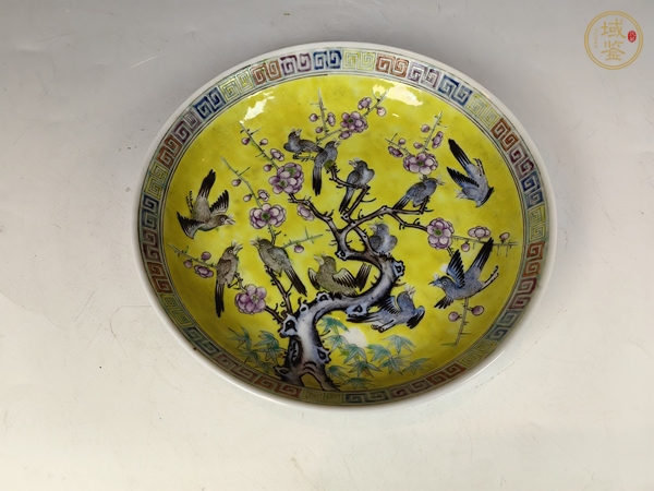古玩陶瓷晚清民國粉彩喜鵲登梅賞盤真品鑒賞圖