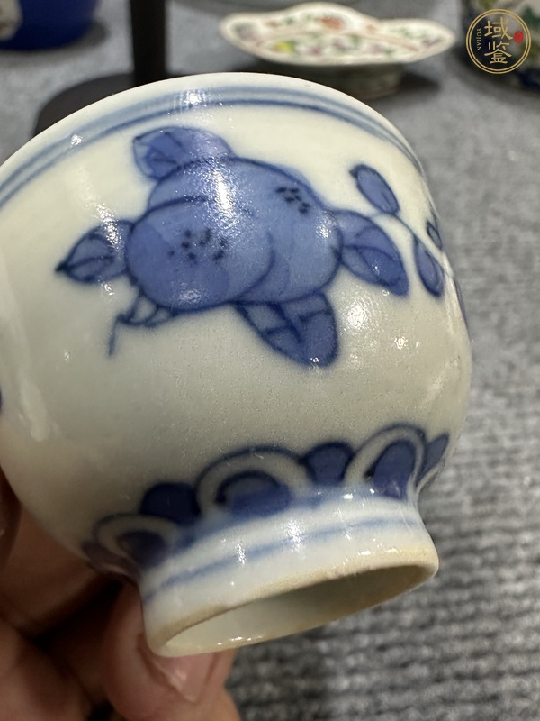 古玩陶瓷日本明治青花三多紋杯真品鑒賞圖