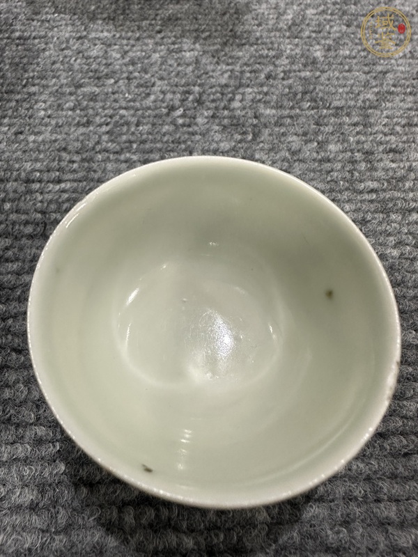 古玩陶瓷日本明治青花三多紋杯真品鑒賞圖