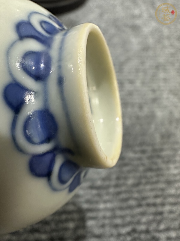 古玩陶瓷日本明治青花三多紋杯真品鑒賞圖