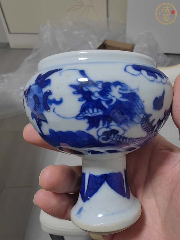 古玩陶瓷二龍戲珠青花豆真品鑒賞圖