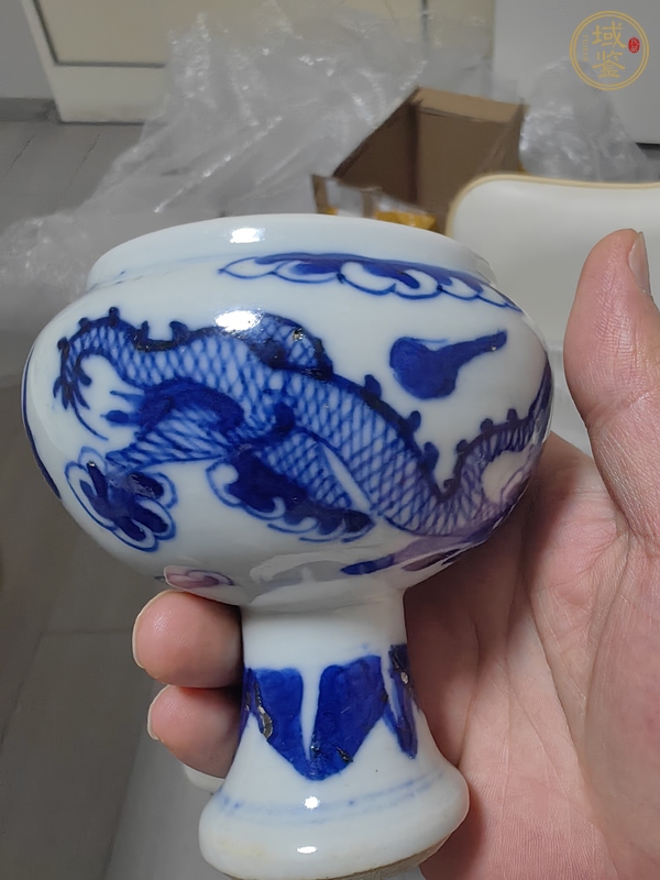 古玩陶瓷二龍戲珠青花豆真品鑒賞圖