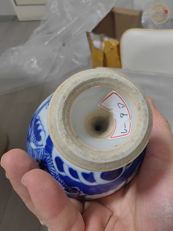 古玩陶瓷二龍戲珠青花豆真品鑒賞圖