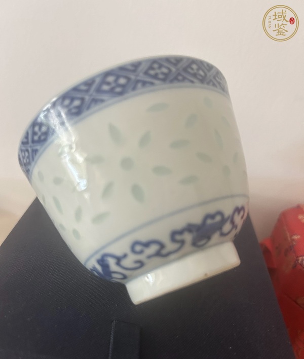 古玩玲瓏瓷青花杯真品鑒賞圖
