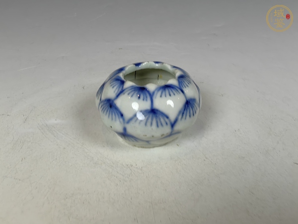 古玩陶瓷晚清青花蓮瓣紋文房水盂真品鑒賞圖