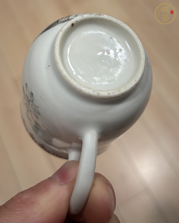 古玩陶瓷墨彩礬紅西洋人物馬克杯真品鑒賞圖